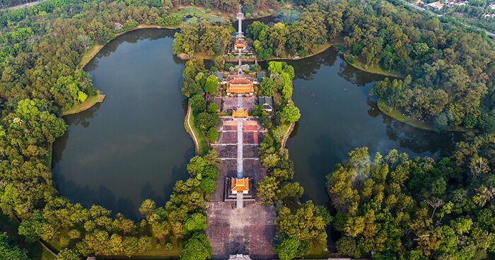 “Eternal Homes”: I Photographed Tombs In Vietnam From Above (39 Pics)