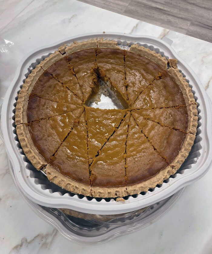 Brought This Pie To An Office Potluck. My Coworker Sliced It Like This And Took From The Middle