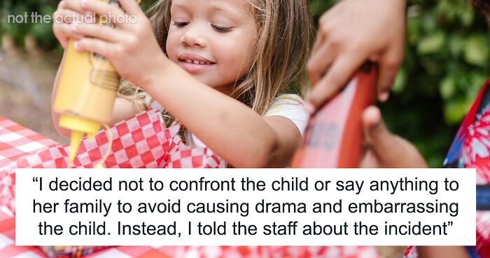 Person Earns Random Fam’s Anger By Reporting Their Kid To Costco Staff For Licking All The Sauces