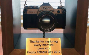 50 Wholesome Photos Of Dads Sharing Their Father’s Day Gifts