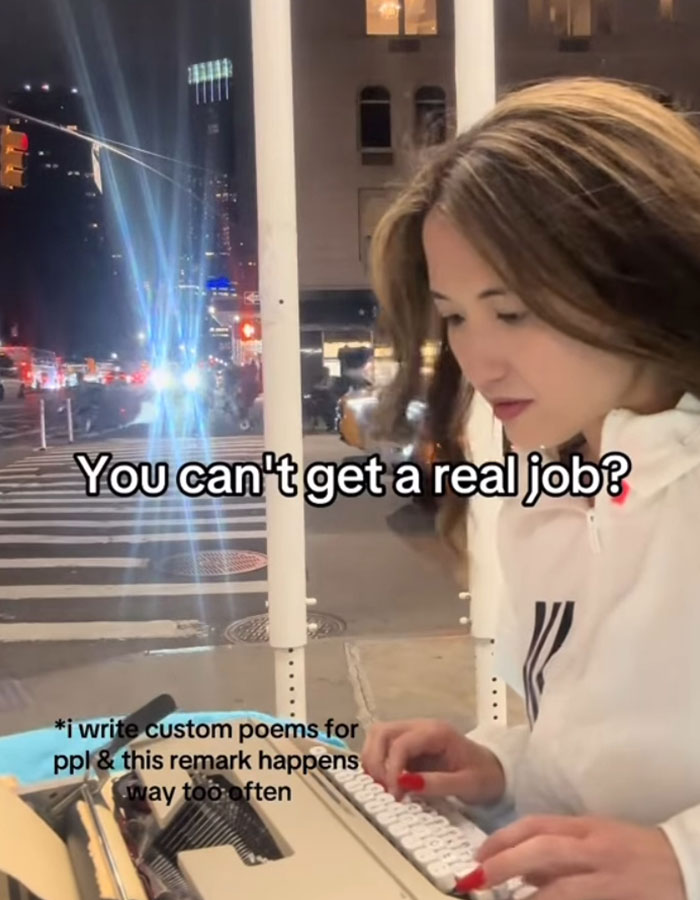 Internet Applauds Street Poet For Silencing Rude Karen With Class