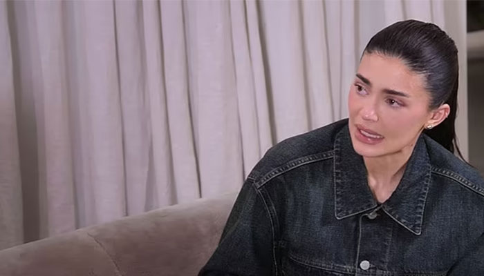 Kylie Jenner Breaks Down In Tears After Internet Trolls Mock Her Looks In Unedited Pics