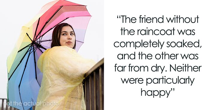 “I Warned Them”: Travelers Get Drenched In Japan After Stubborn Friend Won’t Share Umbrella