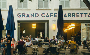 American Man’s Rant About European Cafés Banning Laptop Users Backfires