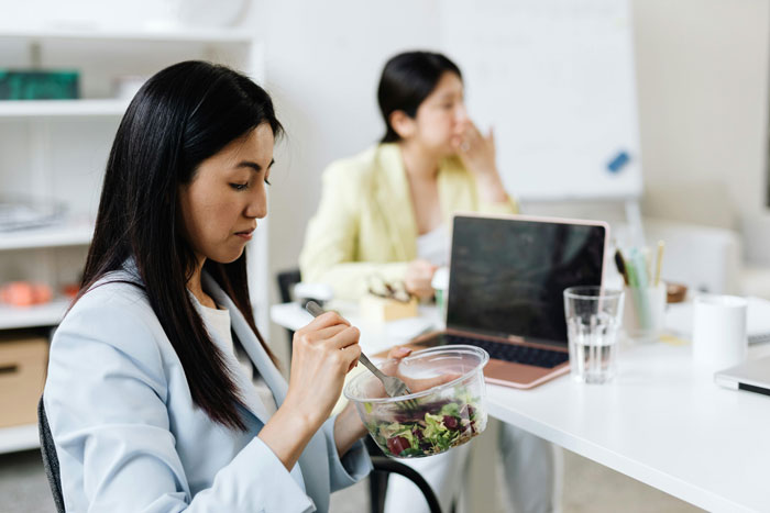 Woman Threatens To Report Coworker's Unwanted 'Nice Gesture' Of Announcing Her Pregnancy To Office