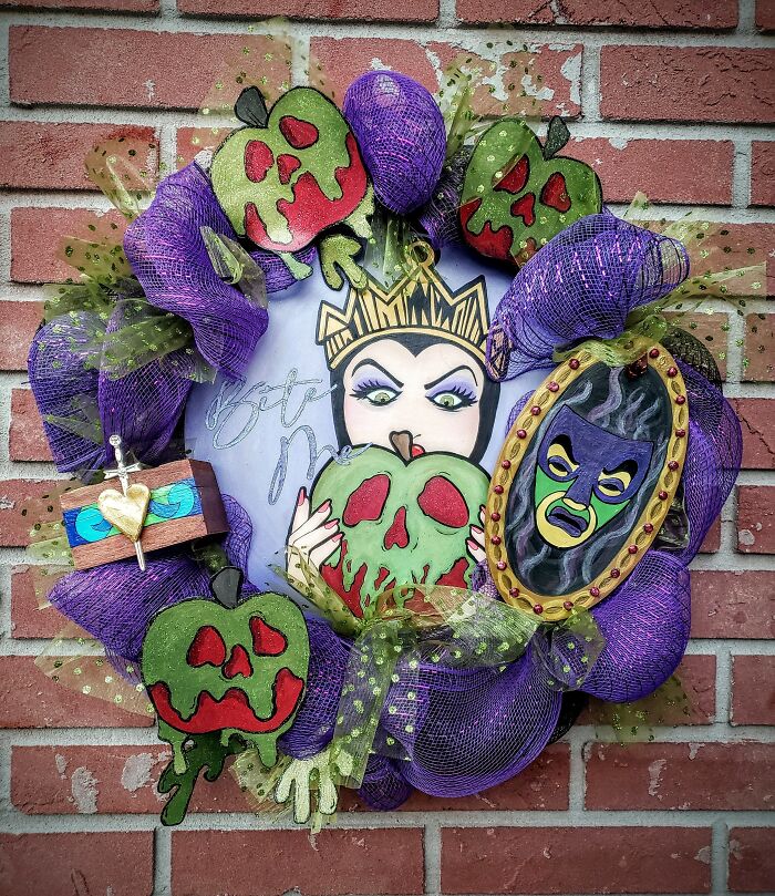 I Made Villains Wreaths With Hand-Painted Poison Apples, Ursula ...