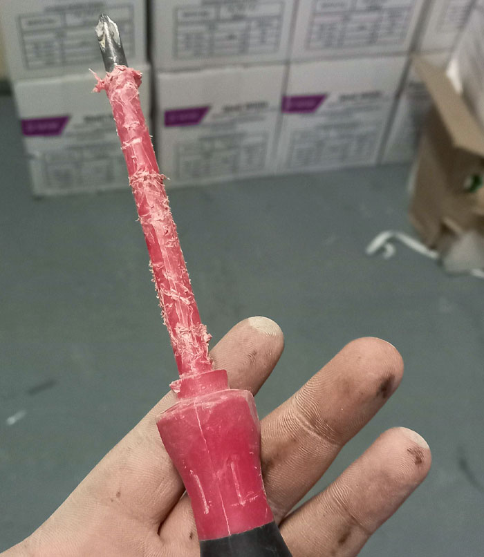 I Gave A Coworker My Screwdriver (Not The Work's) To Use For Literally A Day, And This Is How It Came Back