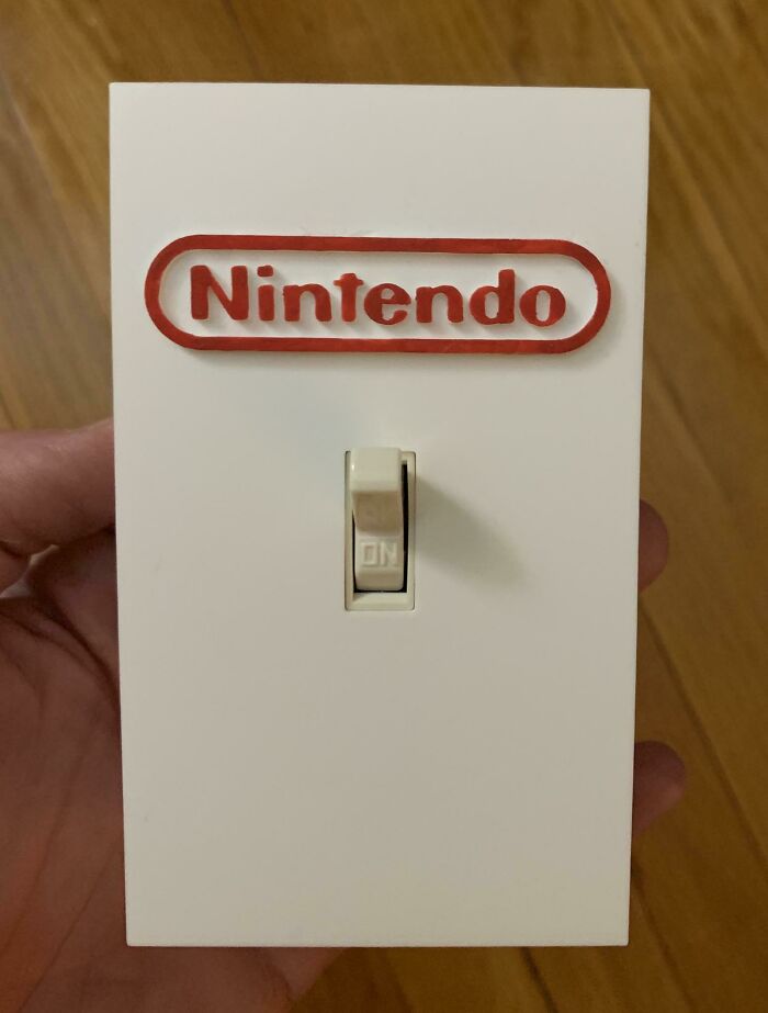 Mi hija de 8 años pidió una Nintendo Switch para Navidad. Le compramos una Switch de verdad, pero primero debe soportar esta broma