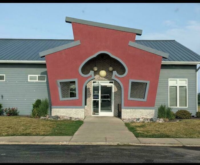 Vet Clinic’s Previous Front Design