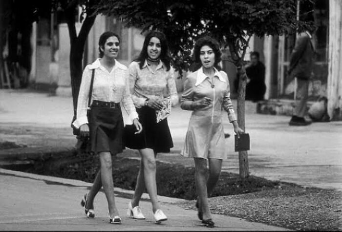 1972: Tres mujeres en las calles de Kabul, Afganistán