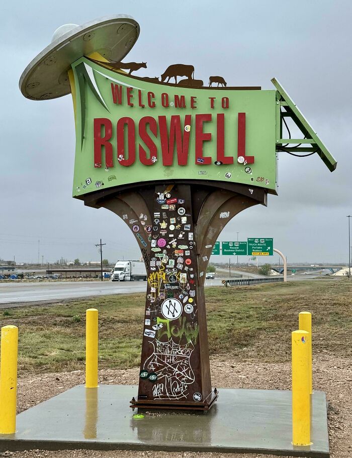 Town Of Roswell’s Alien Abduction Welcome Sign