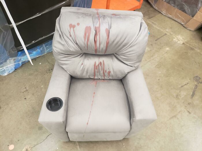 A Customer With Her Child Spilled Goo On This 60-Dollar Children's Recliner. She Didn't Even Apologize