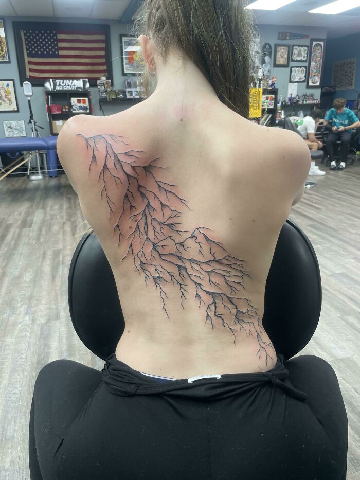 I (19f) Got A Lightning Tattoo, I Think It Looks More Like A Branch