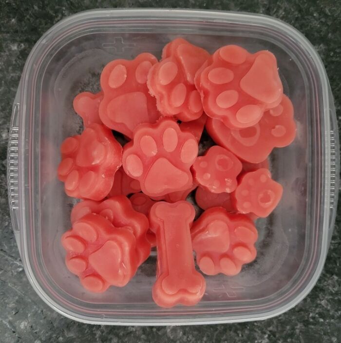 Your Pup's Tail Will Be Wagging With Excitement When They See These Cute And Delicious Treats Made With These Silicone Molds