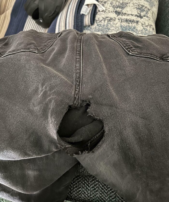 There’s A Massive Hole In My Pants And I Only Noticed An Hour Ago. No One Said Anything To Me