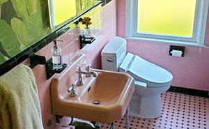 Groovy Vibes: 30 Fun And Funky Pictures Of Vintage Bathroom Aesthetics To Take You Back In Time