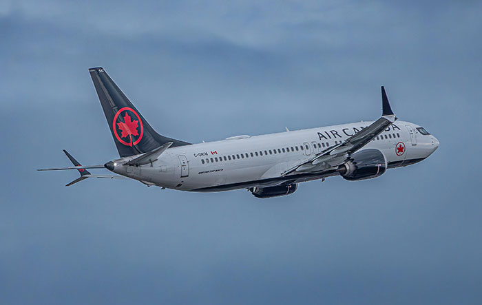 Flight Attendant Loses It On Passenger Who Asks For A Blanket, Gets Flight Canceled