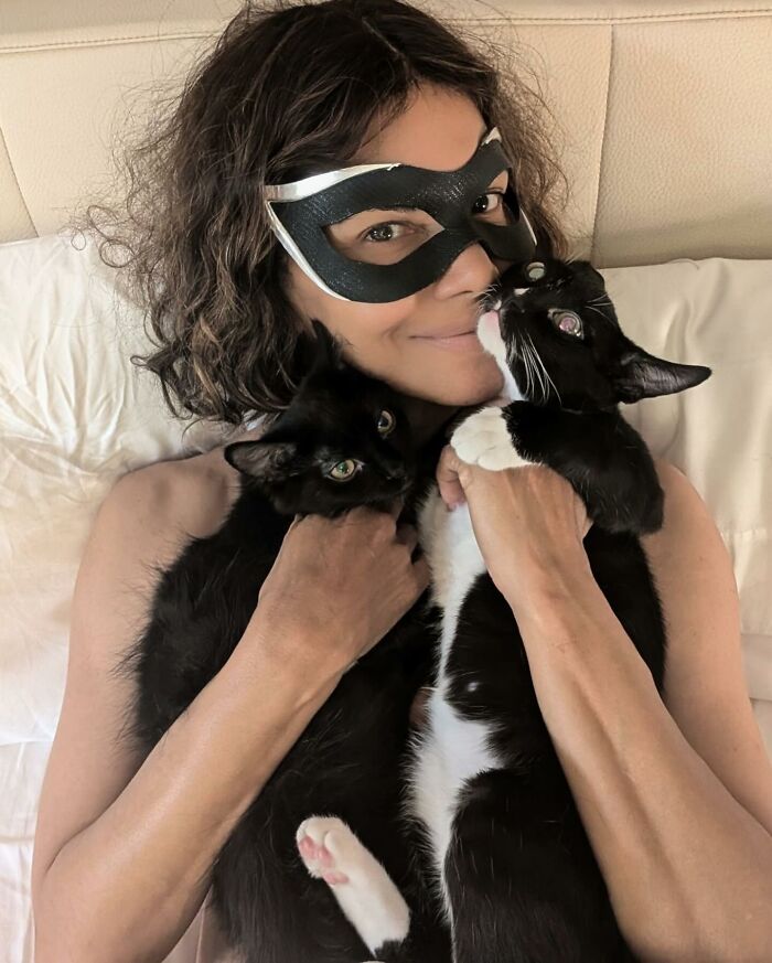 "STILL... Meow!": Halle Berry Poses Topless With Kittens To Celebrate Catwoman Turning 20