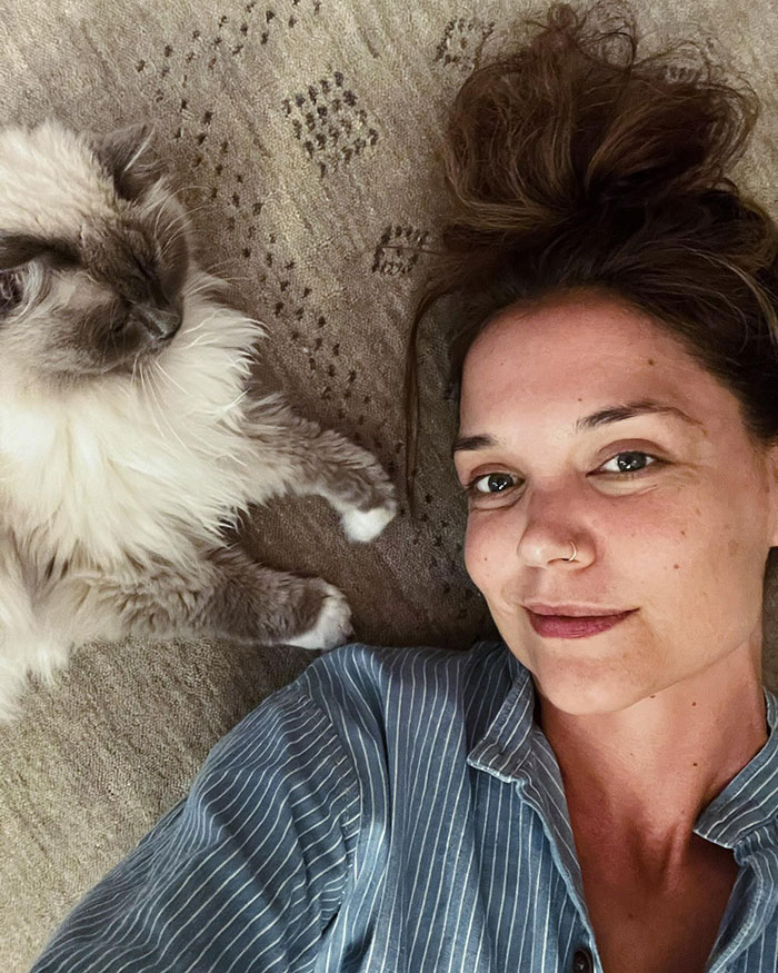 Katie Holmes Worries Fans With Make-Up Free Selfie Day After Being Seen With Black Eye