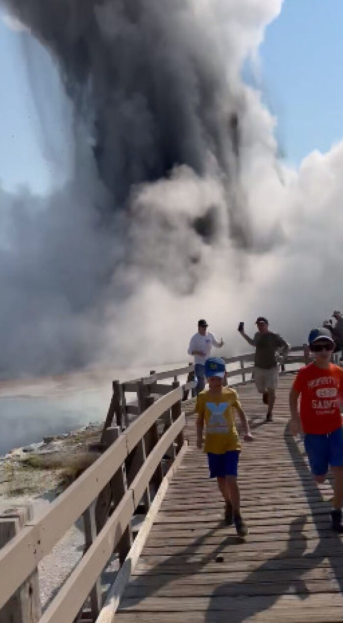 Terrified Tourists Run For Their Lives During Hydrothermal Explosion At Yellowstone National Park