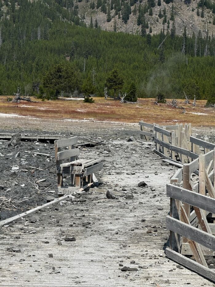 Terrified Tourists Run For Their Lives During Hydrothermal Explosion At Yellowstone National Park