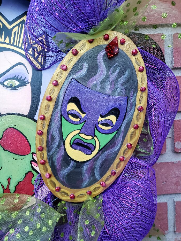 I Made Villains Wreaths With Hand-Painted Poison Apples, Ursula, Maleficent, And The Evil Queen