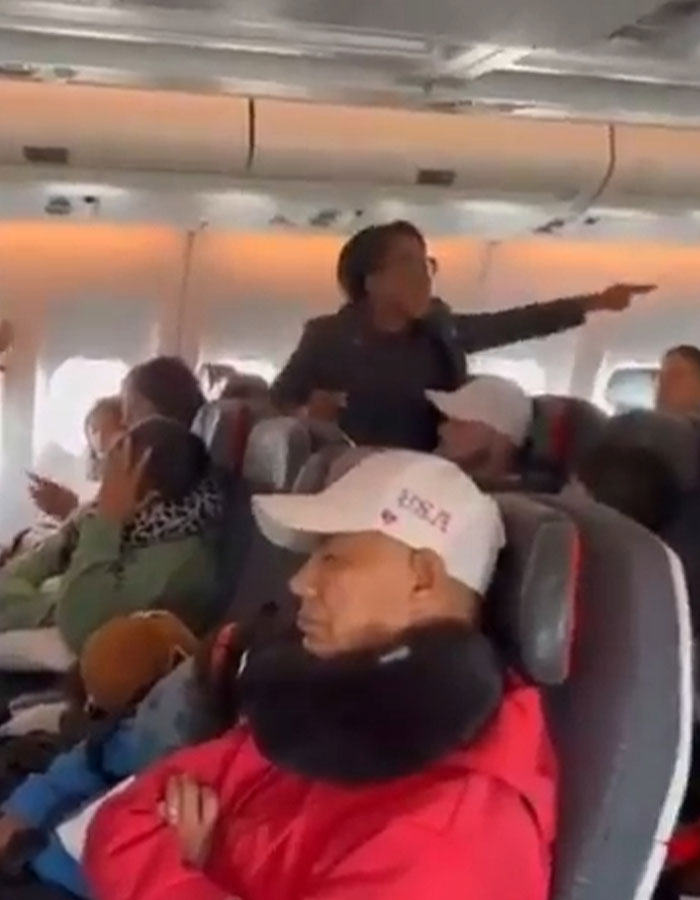 Flight Attendant Loses It On Passenger Who Asks For A Blanket, Gets Flight Canceled