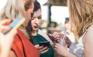 Bridesmaid Falls In Love With Best Man After Seeing His Pictures, Starts Drama When He Is “Stolen”