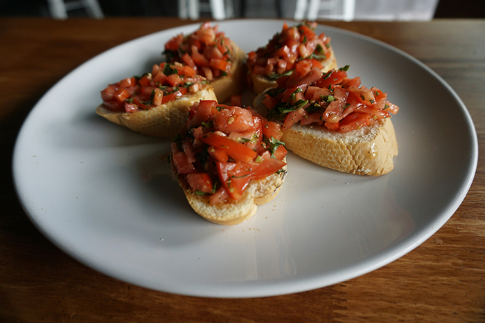 Man Eats Bruschetta And Pasta With Hands, Makes GF Leave The Restaurant Embarrassed