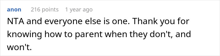 Unprepared Aunt Desperately Asks Teenager To Give Tablet To Her Kids On A Long Flight, He Pettily Refuses