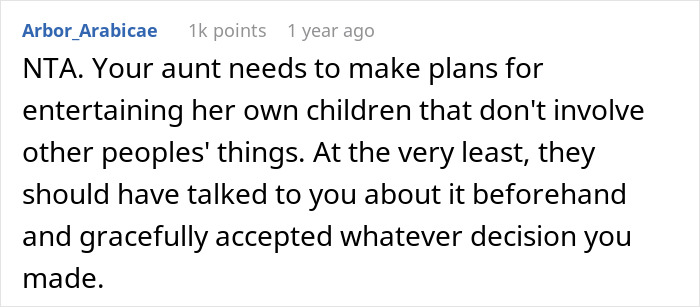 Unprepared Aunt Desperately Asks Teenager To Give Tablet To Her Kids On A Long Flight, He Pettily Refuses