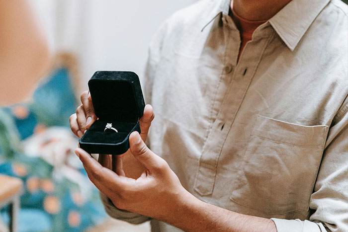 45 Time People Popped The Question And Had To Put The Ring Back In Their Pocket