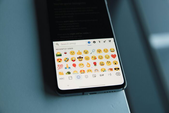 Gen Z Wants To Cancel The Thumbs Up Emoji Saying Its “Passive Aggressive” And “Rude”