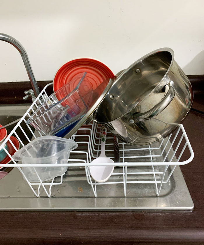 How My Sister Puts The Dishes To Dry