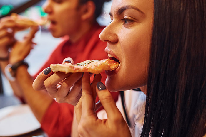 Bride Is Furious Guests Ordered Pizzas Because Her Family Ate Most Of The Food