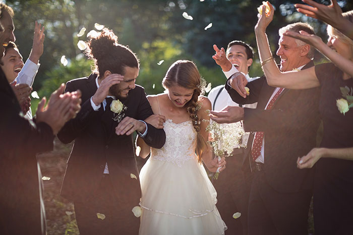 Bride Is Furious Guests Ordered Pizzas Because Her Family Ate Most Of The Food