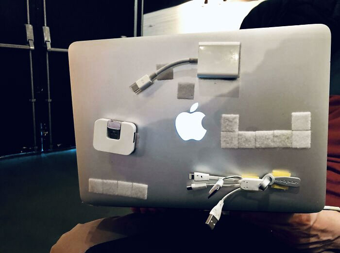 Met A Guy At The Airport And This Is How He Manages His Various Mac Chargers And Cables. Steve Jobs Might Turn In His Grave, Jony Ive Disapprove, But It Works For This Guy