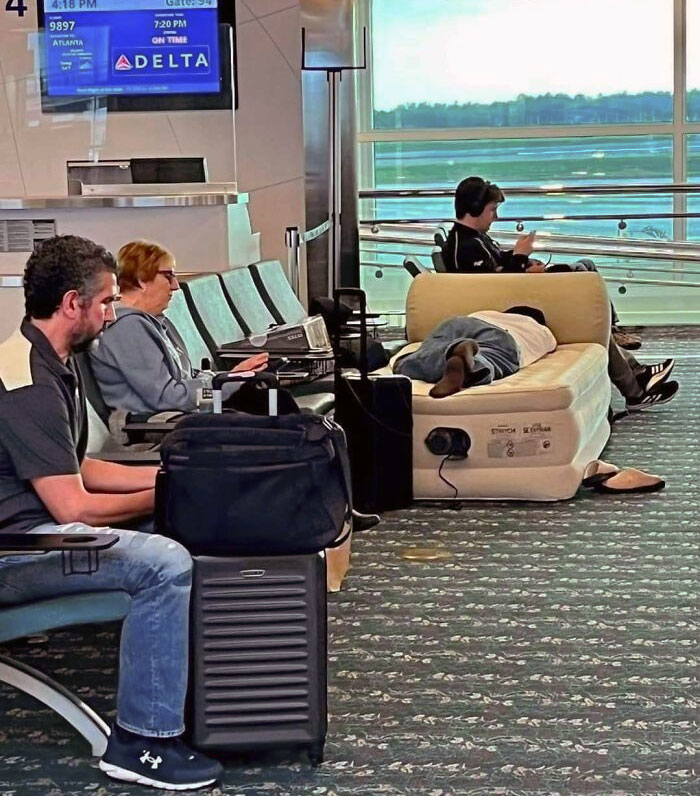 Delta Passenger Put Down Mattress And Goes To Sleep At The Gate