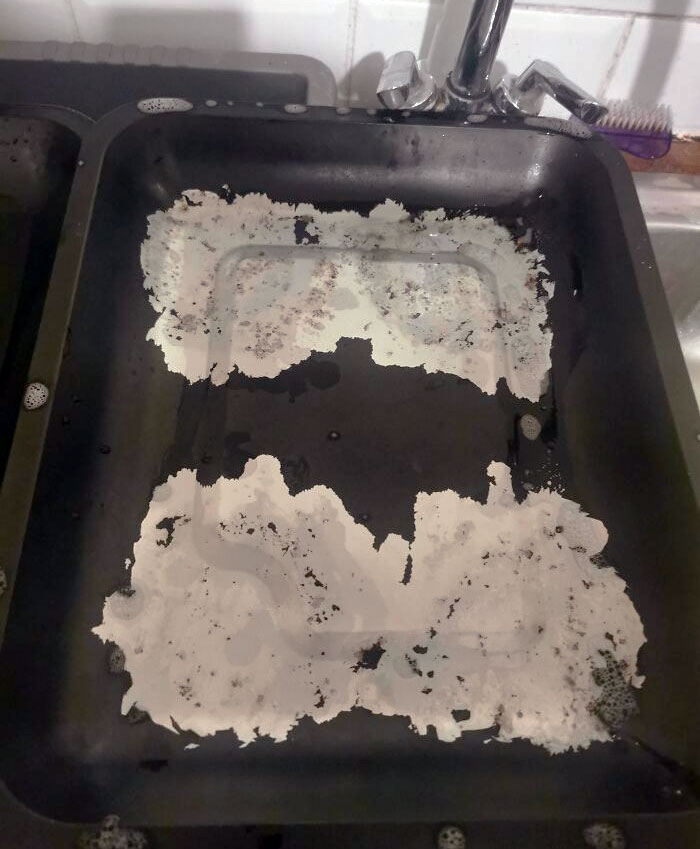 I Asked My 10-Year-Old To Clean The Baking Tray