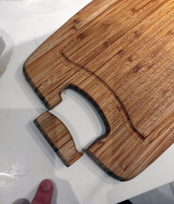 I Broke My Cutting Board In A Bizarre Way While Cleaning It