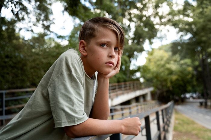 Man Chooses To Abandon 8-Year-Old Son For A Move To Australia, Sees No Issue With His Decision