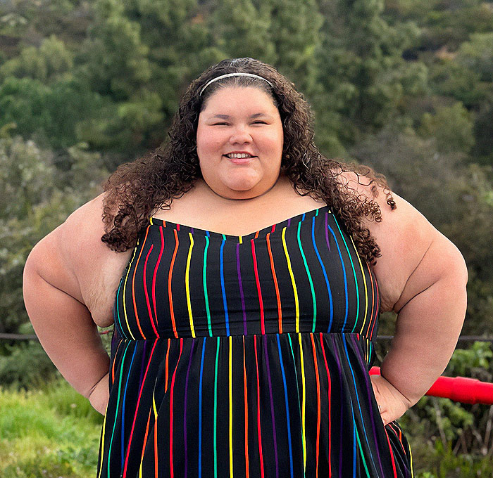 Plus-Size Activist Slams “Non-Inclusive” Pools After Calling Out Airline Staff Who Made Her Walk