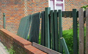 Neighbor Tries To Make Man Fix His Fence So They Could Use The Pool, He Removes It As Retaliation