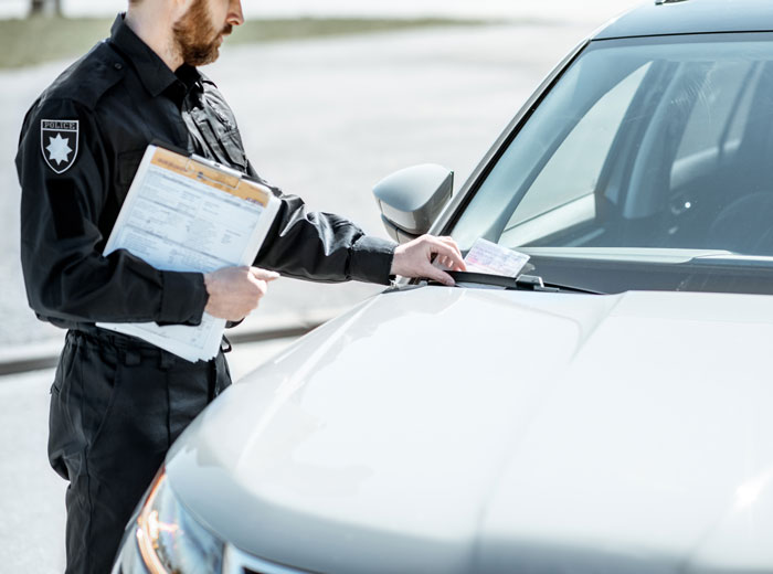 Entitled Contractor Blocks Neighbor’s Driveway, Then Demands He Cover The Parking Fine