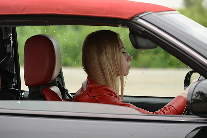 Parents Are Sick Of Their 18 Y.O.’s Behavior, So They Decide To Stop Her Driving Lessons