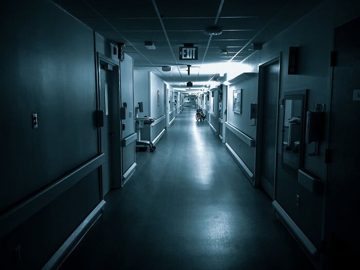 30 People Share The Most Ridiculous Things They Have Ever Seen In An ER