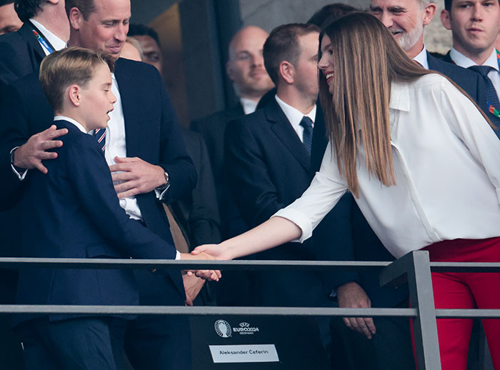 Internet Can’t Get Over How Spanish Princess Sofía “Was The First” To Move Towards Prince George