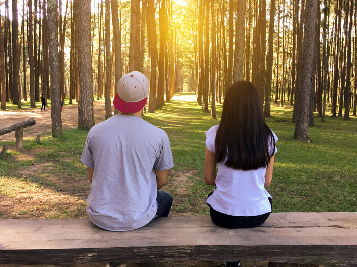 Woman Upset When Guy Asks Her To Sit In The Park For Second Date, Sparks Online Discussion