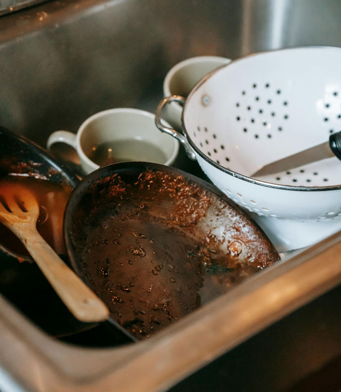 Woman Does Exactly As Told After Annoying Roommate Demands She Take Her Stuff And Leave