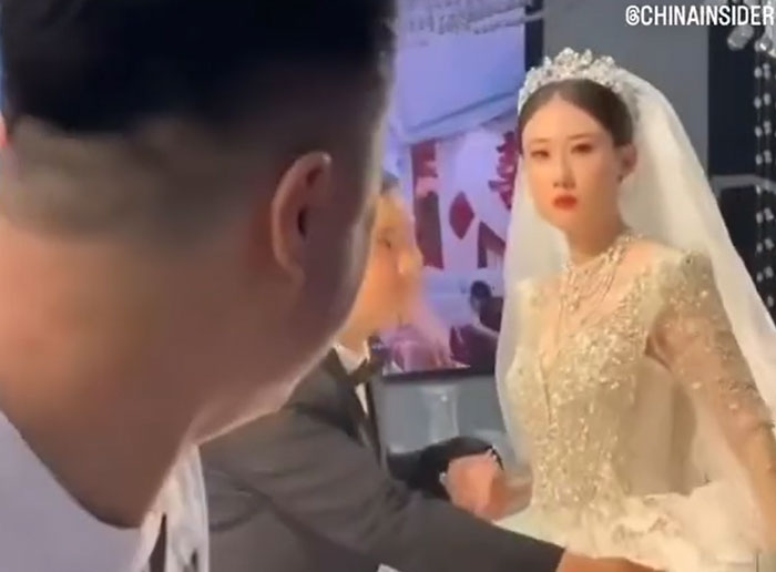 “Imagine Doing That To Someone Who Invited You”: Viewers Defend Angry Bride In Viral Video